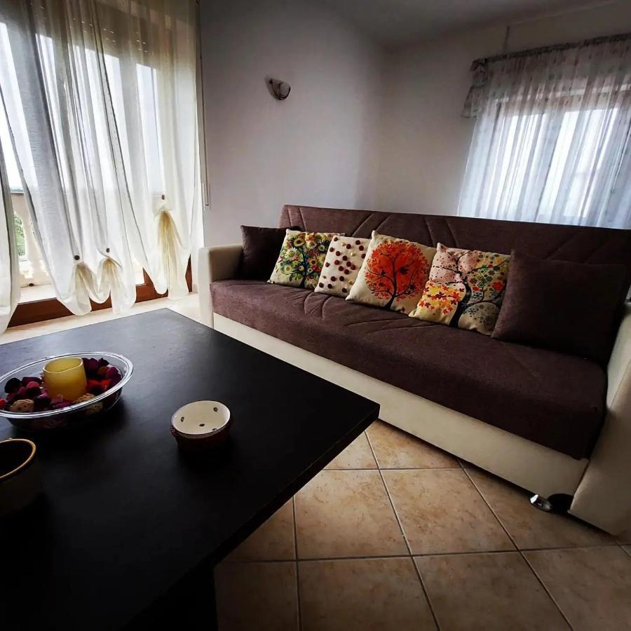 Roxy Bellavista Apartment Cogna Exterior photo